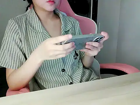 lucienguyen stripchat live cam model