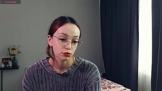 AyeHoney stripchat live cam model