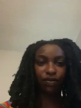 PrincessRayari stripchat live cam model