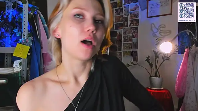 Nicole_matt stripchat live cam model