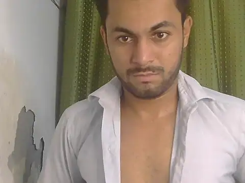 Stubborndesiboy stripchat live cam model