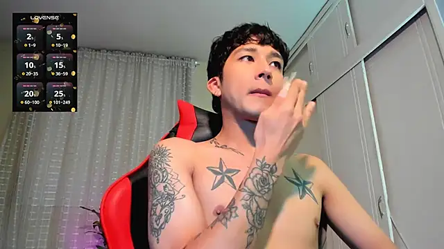 tom_Howard stripchat live cam model