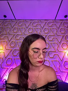 MelanyyJhonson15 stripchat live cam model
