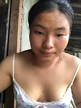 trang-vy stripchat live cam model