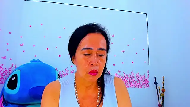HorniestMilf stripchat live cam model