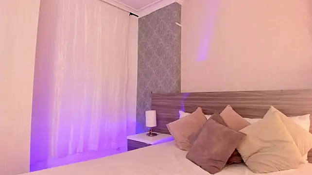 Mistyca stripchat live cam model