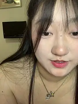 xialuo25 stripchat live cam model