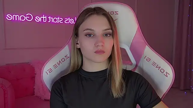 StacyEvances stripchat live cam model