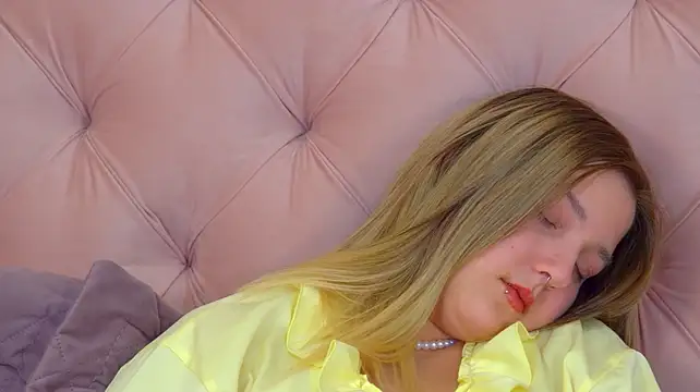 TinnaBurton stripchat live cam model