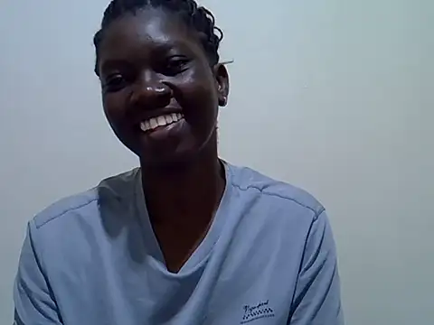 Sweet-Lynn stripchat live cam model