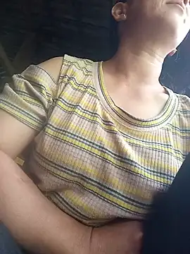 Hala-tia stripchat live cam model