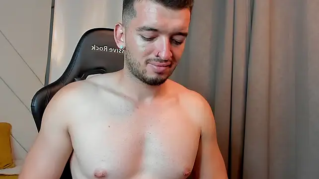 Logan_WolfJS stripchat live cam model
