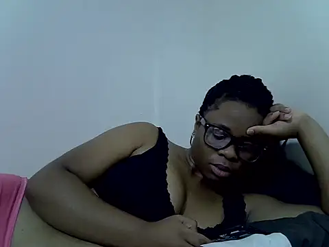 sawyer_ama stripchat live cam model