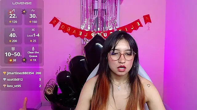 Nahomi_xxx stripchat live cam model