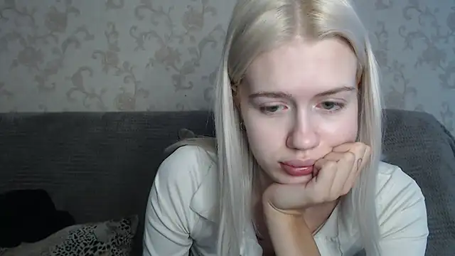BlondyLedy stripchat live cam model