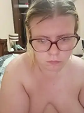 SelenaRoulst stripchat live cam model