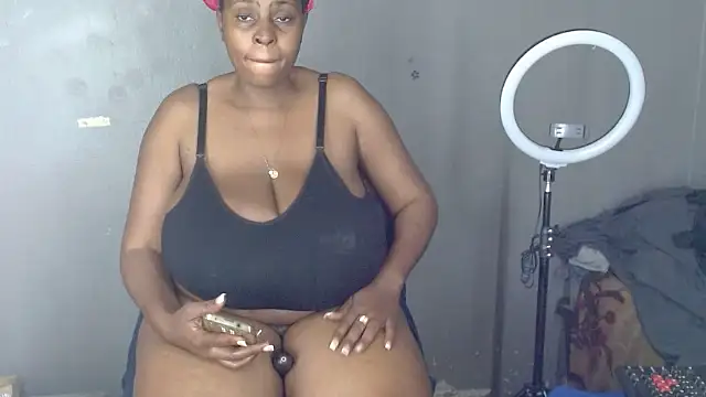 Bustyboobs1986xXx stripchat live cam model