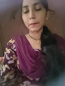 divya_140 stripchat live cam model