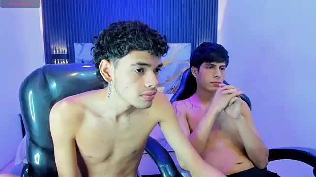 Estiv18_ stripchat live cam model