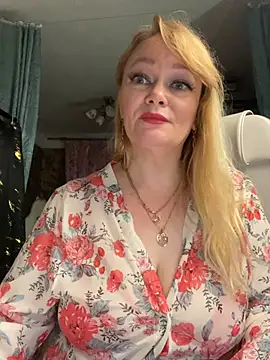 Sweet-blonde stripchat live cam model