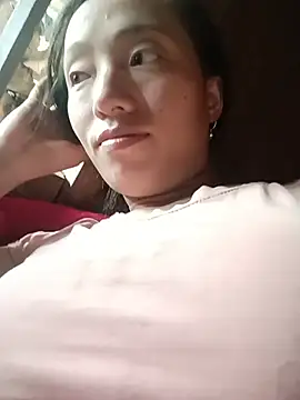 an-orphan stripchat live cam model