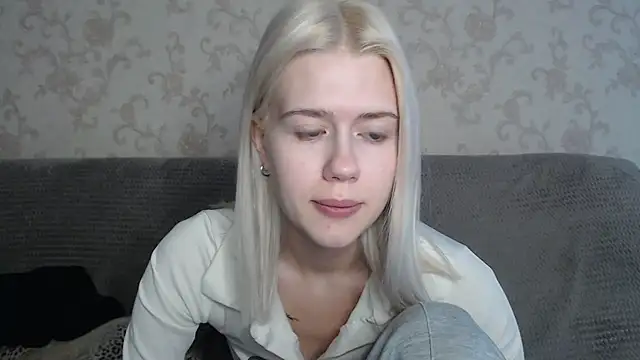 BlondyLedy stripchat live cam model