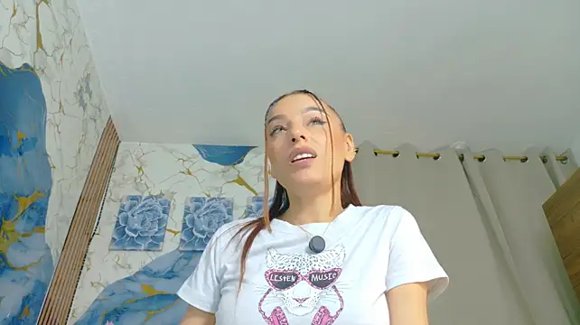 Ariadna-07 stripchat live cam model