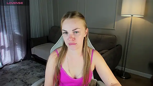 lolalitte stripchat live cam model