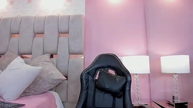 kailyhillerr stripchat live cam model