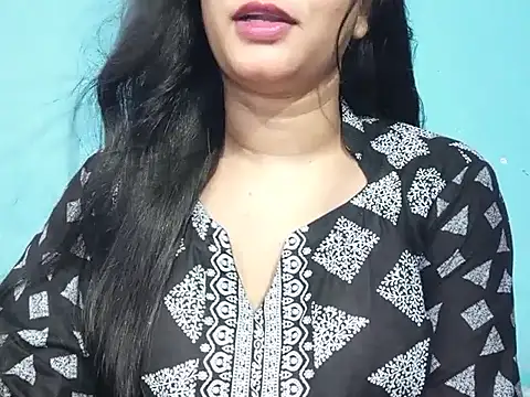 Adhiti_1 stripchat live cam model