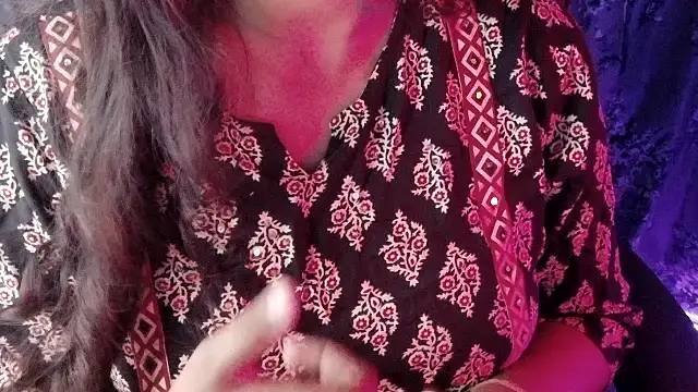 SilkenSundari stripchat live cam model