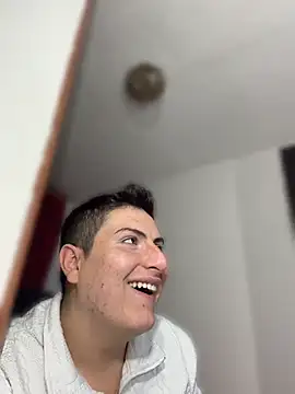 Agustindelarosa_ stripchat live cam model