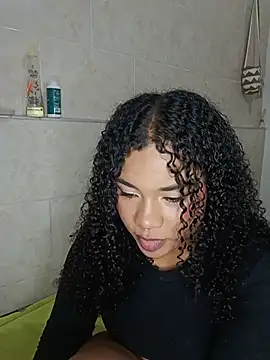 BrianaSweetxxx stripchat live cam model