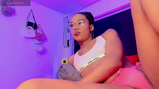 naomy__xx stripchat live cam model