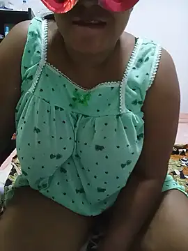 Dini_40 stripchat live cam model