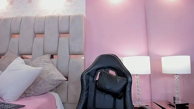kailyhillerr stripchat live cam model