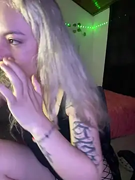 nathashabennethh stripchat live cam model
