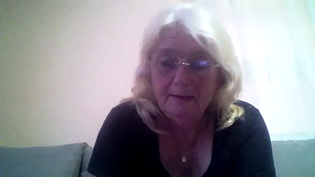AmyLove353 stripchat live cam model