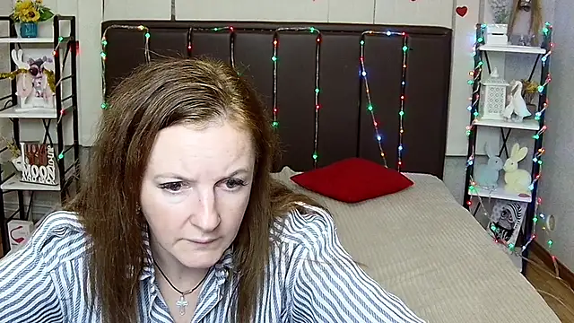 MeganPirs stripchat live cam model