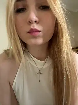 MarlboroWeb stripchat live cam model