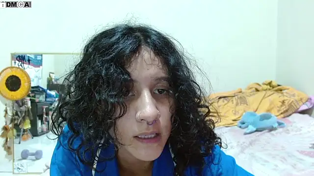 AlinaWoolf_ stripchat live cam model