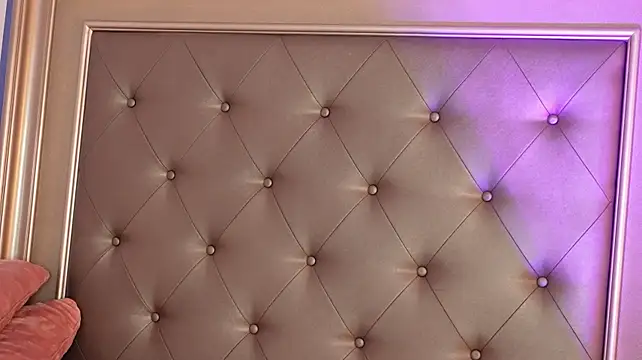 Alexxa stripchat live cam model