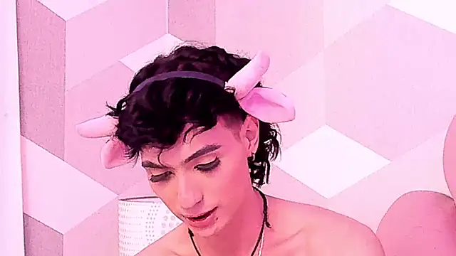 KylieMonnett stripchat live cam model