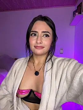 NandaVixen stripchat live cam model