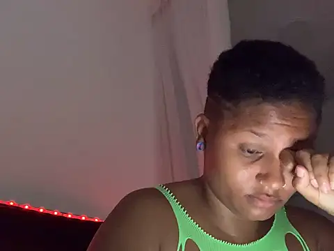 madelltheebony stripchat live cam model