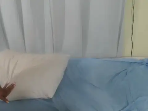 FlirtyMilf stripchat live cam model