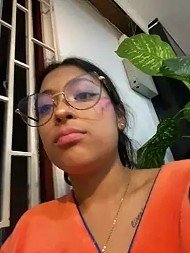 vaness_weet stripchat live cam model