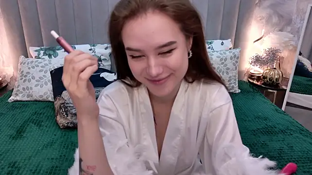CarolineTenders stripchat live cam model
