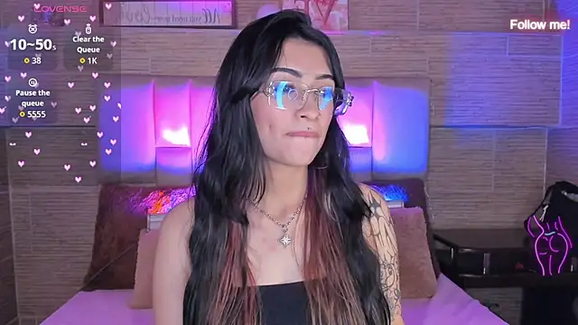 mia_devine_ stripchat live cam model