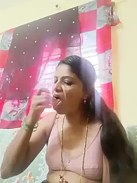 ashwini805057 stripchat live cam model